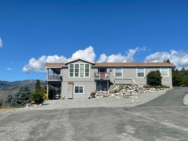 148 Lakeview Ln in Manson, WA - Building Photo - Building Photo