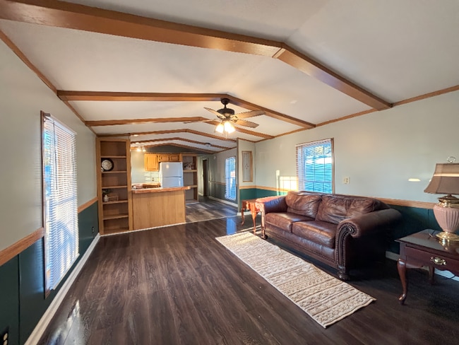 711 N 19th St in Hamilton, IL - Foto de edificio - Building Photo