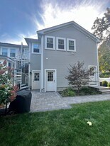 19 Bernard Rd, Unit 2 in Wellesley, MA - Building Photo