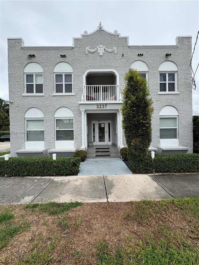 property at 3237 SW 4th St