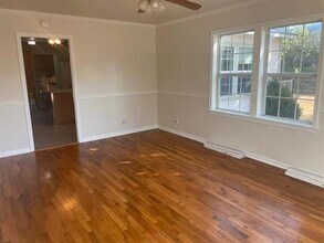 389 W Sloan St in Stephenville, TX - Building Photo - Building Photo