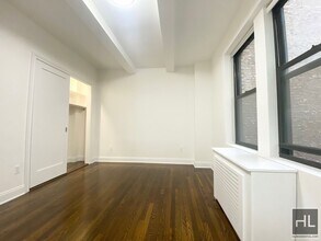 WEST 68 STREET, Unit 9G in New York, NY - Foto de edificio - Building Photo