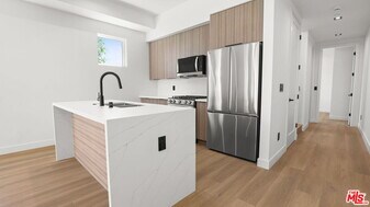 10844 Peach Grove St in Los Angeles, CA - Building Photo