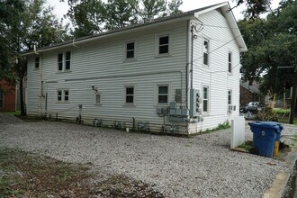411 W Taft St, Unit Apt. C in Lafayette, LA - Building Photo - Building Photo