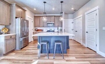 177 E Hamilton Row in Saratoga Springs, UT - Building Photo - Building Photo