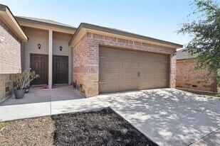 402 Jack Rabbit Ln in Buda, TX - Building Photo
