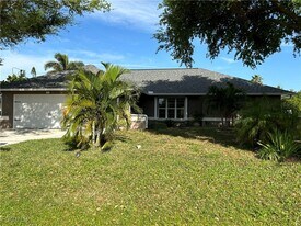 717 SE 10th Ave in Cape Coral, FL - Building Photo