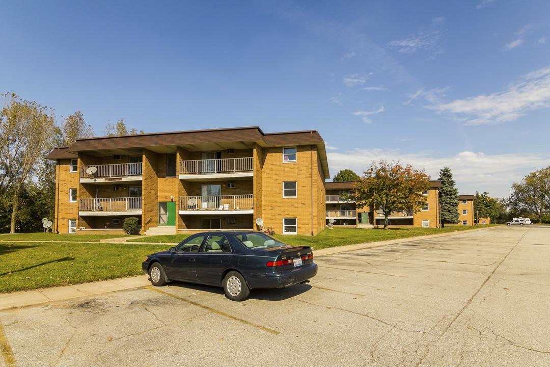 Canden Crossing in Portage, IN - Building Photo