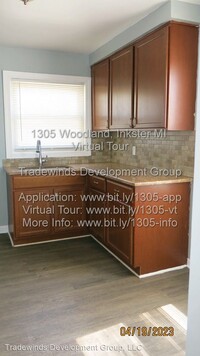 1305 Woodland Dr photo'