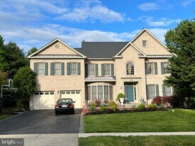 3911 Arbor Crest Way in Rockville, MD - Building Photo