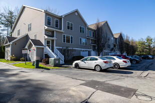Maple Ridge in Merrimack, NH - Building Photo