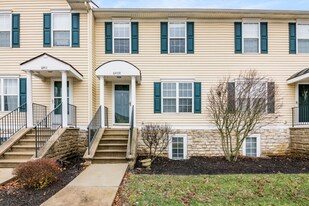 6409 Nottinghill Trail Dr in Canal Winchester, OH - Building Photo