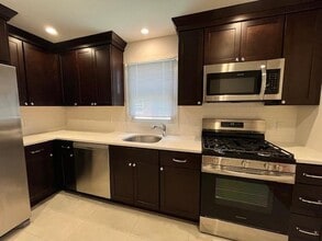 6 Inwood Rd in Port Washington, NY - Building Photo - Building Photo