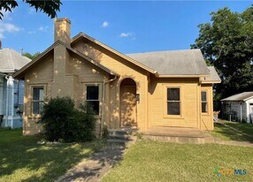 815 S 33rd St in Temple, TX - Building Photo