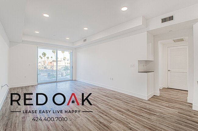 property at 453 S Kenmore Ave