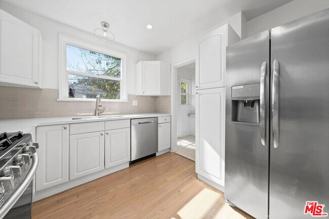 11347 Cashmere St in Los Angeles, CA - Building Photo - Building Photo
