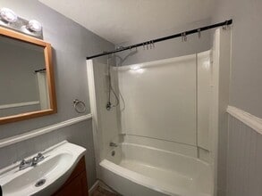 42 Farrington St in Quincy, MA - Building Photo - Building Photo