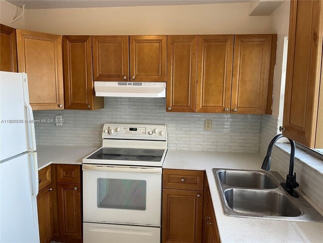 2244 Madison St in Hollywood, FL - Building Photo - Building Photo