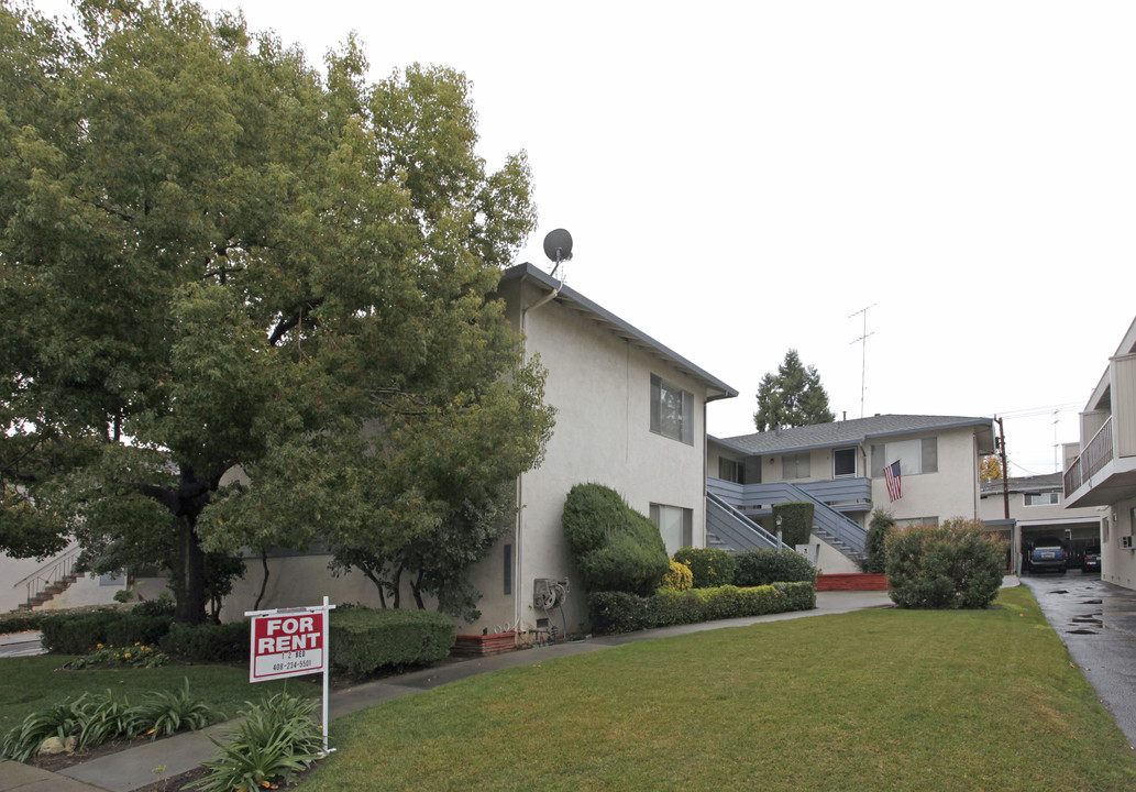 Van Sansul Apartments in San Jose, CA - Foto de edificio