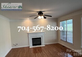 8531 Camberly Rd in Huntersville, NC - Foto de edificio - Building Photo