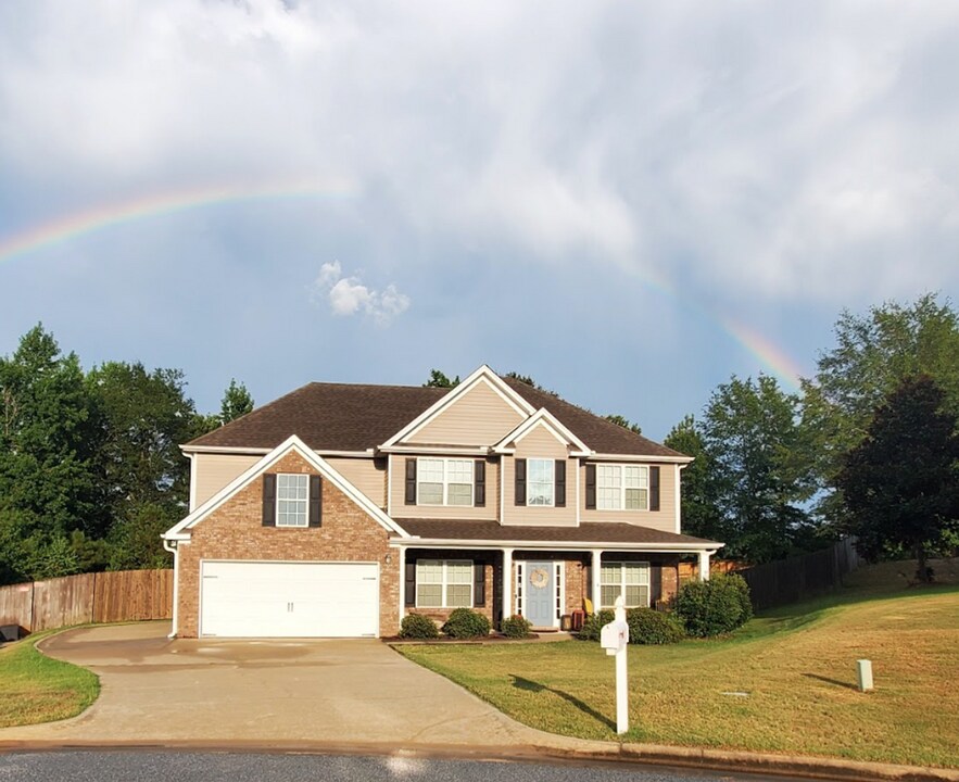 8 Crestwood Ct in Phenix City, AL - Building Photo