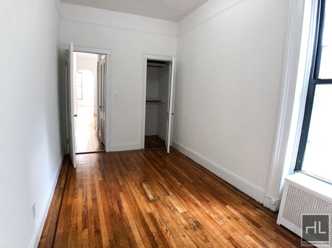 E 88 St, Unit 2D in New York, NY - Building Photo - Building Photo