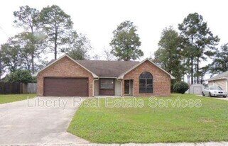 925 Granger Dr in Hinesville, GA - Building Photo