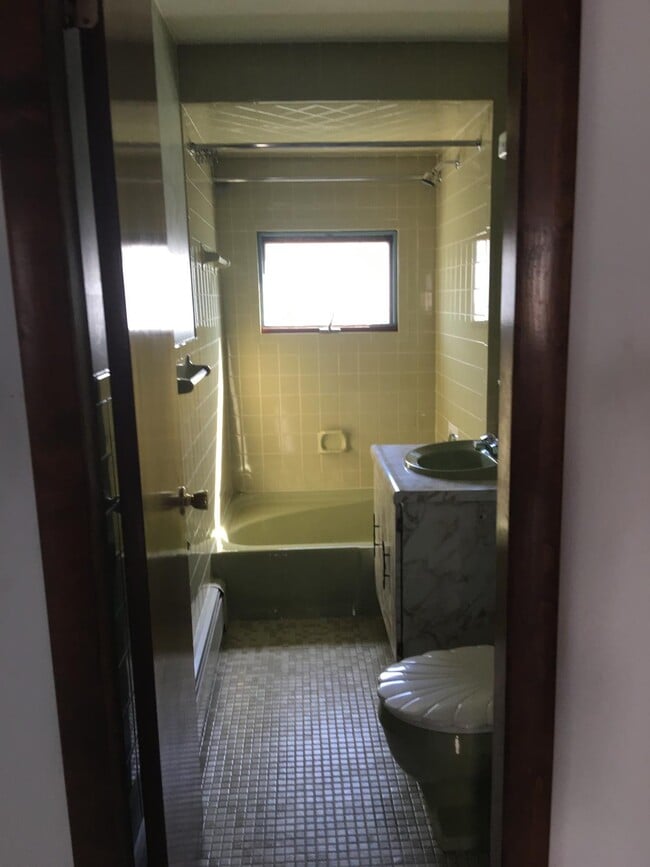 230 Brookline St, Unit 2 in Cambridge, MA - Building Photo - Building Photo