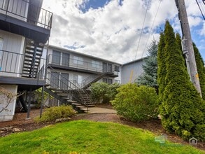 750 NW 21st St in Corvallis, OR - Building Photo - Building Photo