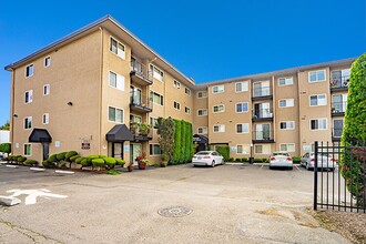 Imperial Crown Manor Apartments in Seattle, WA - Building Photo - Building Photo