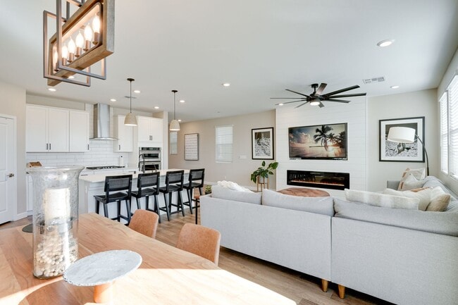 2405 Fasano St in Henderson, NV - Building Photo - Building Photo