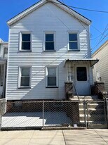 321 John St, Unit 2 in Harrison, NJ - Building Photo
