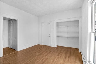 111 Cottage St in Lockport, NY - Foto de edificio - Building Photo