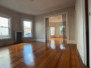 68 Porter Rd, Unit 1 in Cambridge, MA - Foto de edificio - Building Photo
