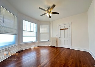 6689 N Olmsted Ave, Unit 1F in Chicago, IL - Building Photo - Building Photo
