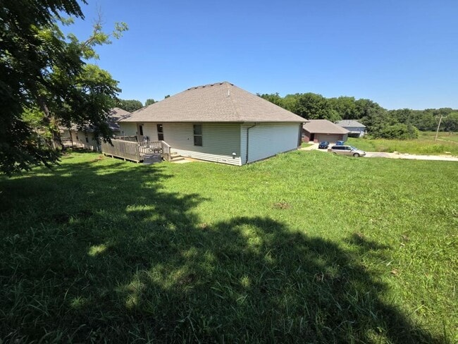 property at 5859 Geranium Ln