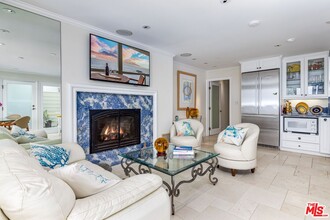 25234 Malibu Rd in Malibu, CA - Building Photo - Building Photo