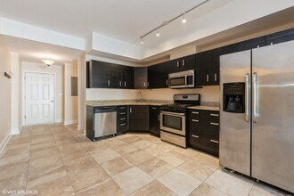 5758 N California Ave in Chicago, IL - Building Photo - Building Photo