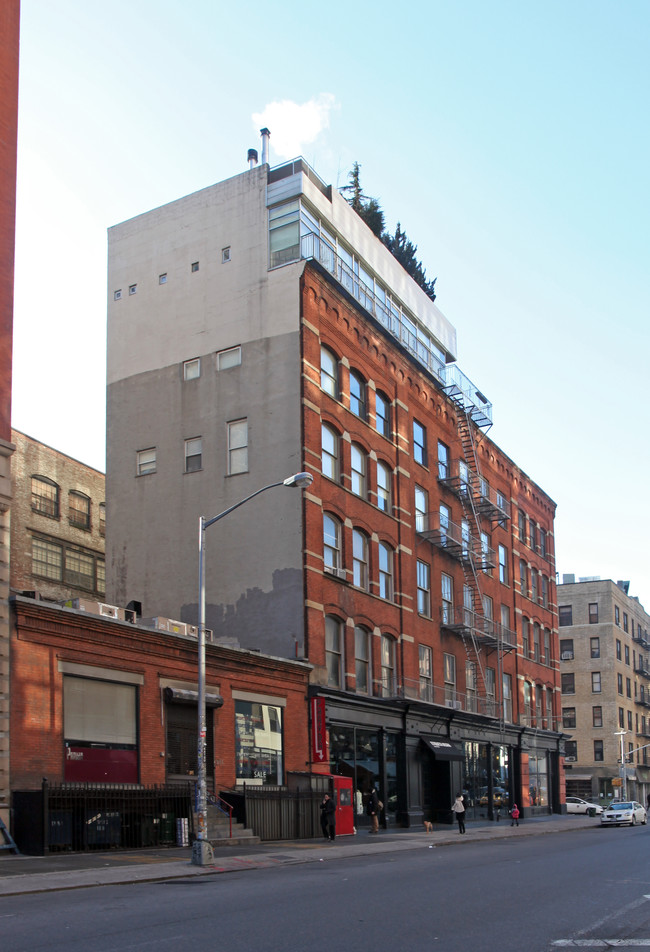 273 Lafayette St in New York, NY - Building Photo - Building Photo