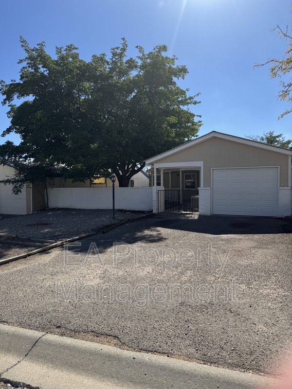 4830 Aquamarine Dr NE in Rio Rancho, NM - Building Photo - Building Photo