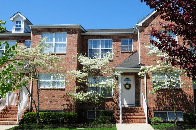 Homestead Village in Metuchen, NJ - Building Photo - Building Photo