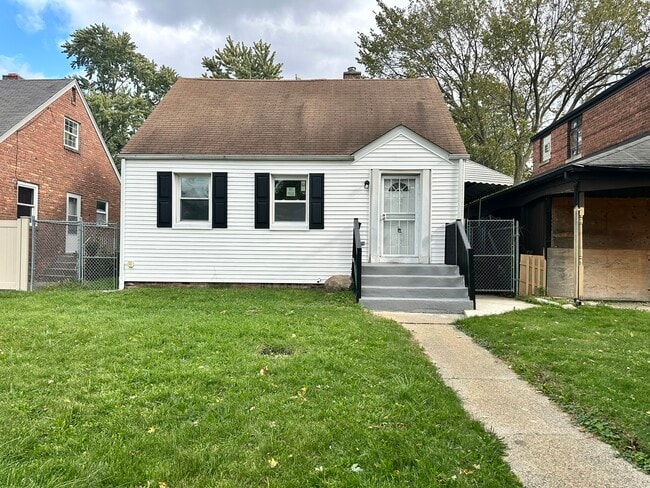 property at 1581 Kenilworth Dr