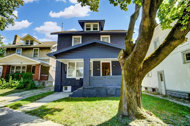 2911 Broadway in Fort Wayne, IN - Foto de edificio - Building Photo