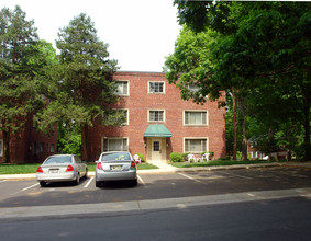 8810 Bradford Rd in Silver Spring, MD - Foto de edificio - Building Photo