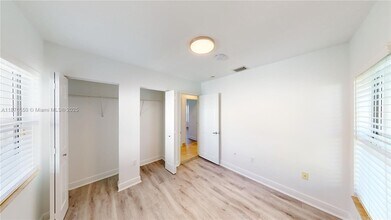 7 Montilla Ave in Coral Gables, FL - Building Photo - Building Photo