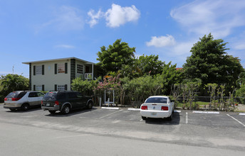 Middle River Terrace Apartments in Fort Lauderdale, FL - Building Photo - Building Photo