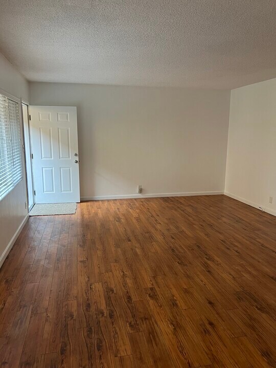 1325 E 7th St, Unit 3 in Long Beach, CA - Building Photo