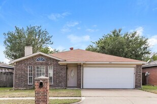 2092 Paint Pony Ln in Keller, TX - Building Photo