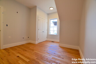 2A Islington St, Unit 2 in Boston, MA - Building Photo - Building Photo