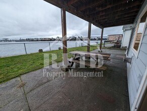 307 Shore Dr in Bremerton, WA - Building Photo - Building Photo